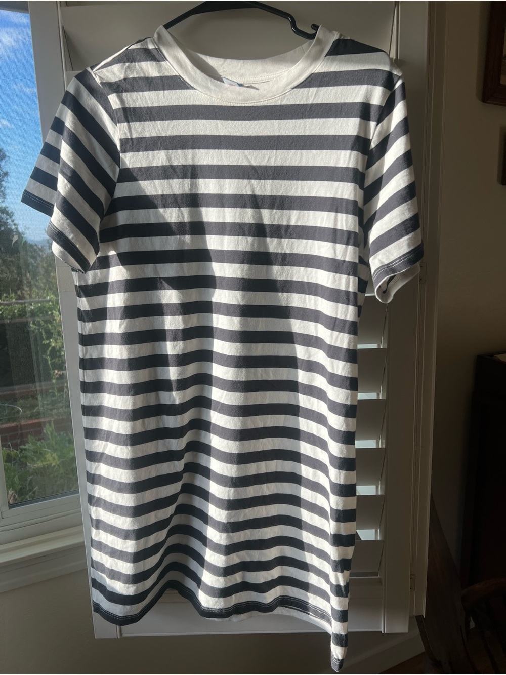 Old Navy White and Black Striped Short Sleeve dress